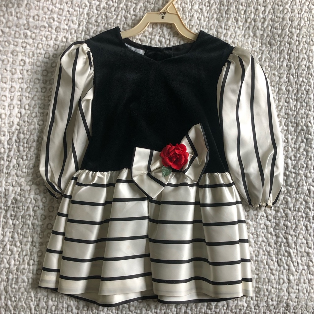 Vintage FASHIONLAND Orignals Black and White Striped Dress with Bow Size 4